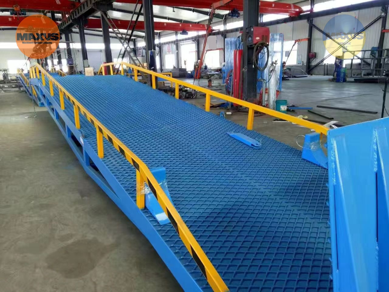 Maxus Rampă mobilă de încărcare nouă cu capacitate de 10 tone - Rampa de carga: foto 3 Maxus Rampă mobilă de încărcare nouă cu capacitate de 10 tone - Rampa de carga: foto 3
