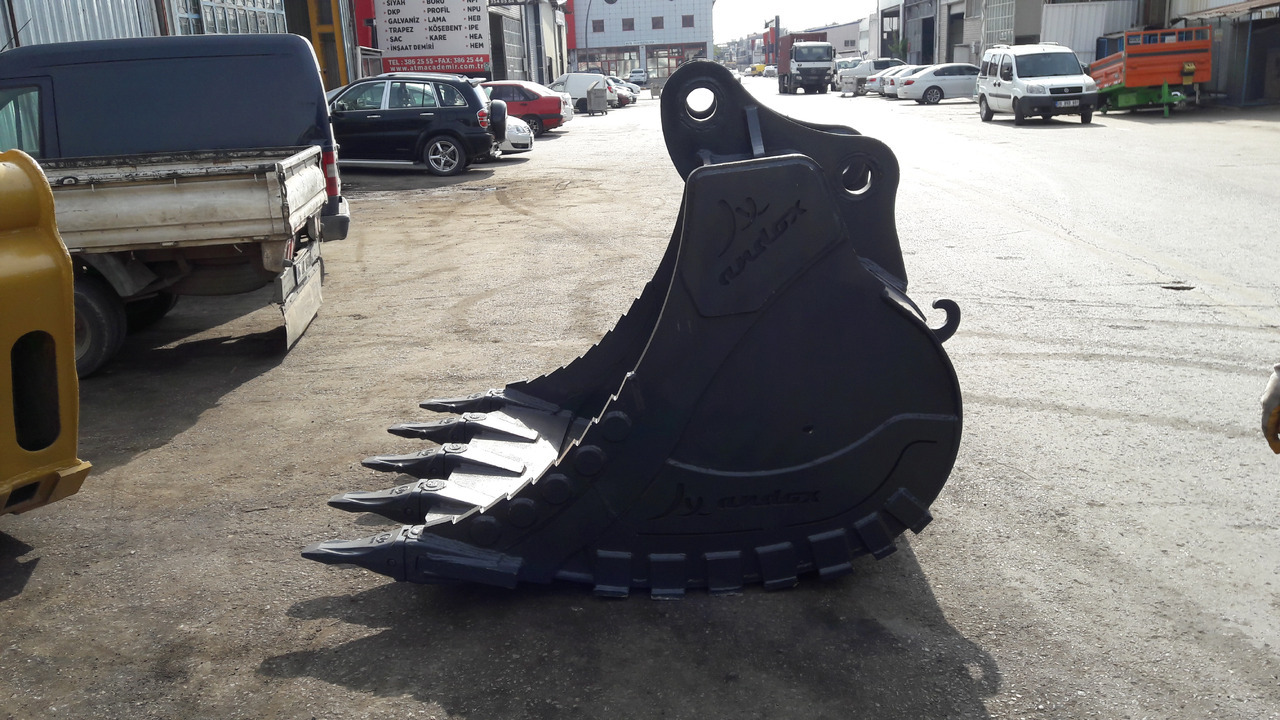 KOMATSU - Cazo para excavadora para Maquinaria de construcción: foto 2 KOMATSU - Cazo para excavadora para Maquinaria de construcción: foto 2