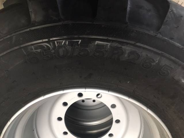 BKT 650/55 R26.5 BKT FL 630 op velg - Neumáticos y llantas para Maquinaria agrícola: foto 5 BKT 650/55 R26.5 BKT FL 630 op velg - Neumáticos y llantas para Maquinaria agrícola: foto 5