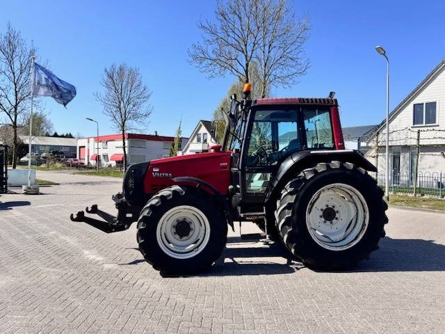 Valtra 6400, Luchtremmen, Fronthef, Frontaftakas - Tractor: foto 1 Valtra 6400, Luchtremmen, Fronthef, Frontaftakas - Tractor: foto 1