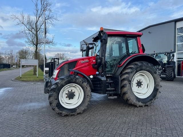Valtra N123 Hitech5 - Tractor: foto 2 Valtra N123 Hitech5 - Tractor: foto 2