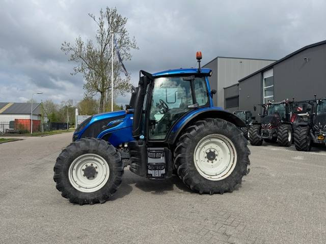 Valtra N134 Versu Smart Touch, GPS - Tractor: foto 1 Valtra N134 Versu Smart Touch, GPS - Tractor: foto 1