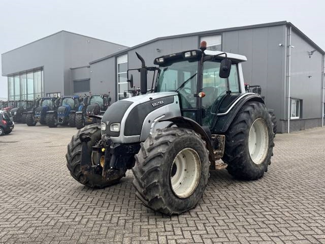 Valtra N141 hitech, Fronthef, Frontpto - Tractor: foto 1 Valtra N141 hitech, Fronthef, Frontpto - Tractor: foto 1