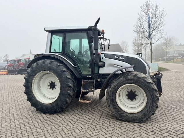 Valtra N141 hitech, Fronthef, Frontpto - Tractor: foto 4 Valtra N141 hitech, Fronthef, Frontpto - Tractor: foto 4