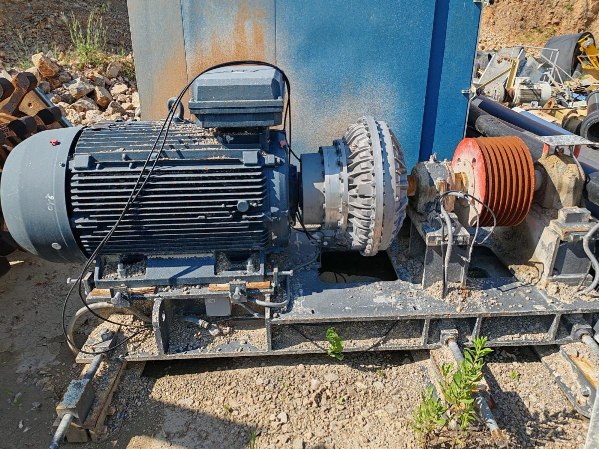 Sandvik GM420-14 - Trituradora de impacto: foto 1 Sandvik GM420-14 - Trituradora de impacto: foto 1