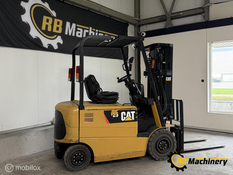 Caterpillar EP25K PAC - Carretilla elevadora: foto 3 Caterpillar EP25K PAC - Carretilla elevadora: foto 3