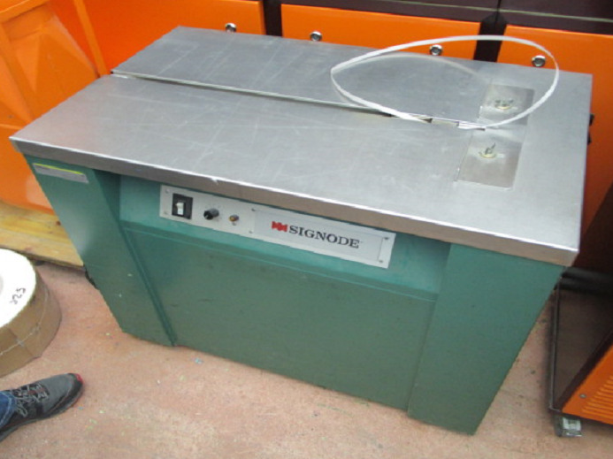 BANDEROLIERMASCHINE SIGNODE MS 220/50 - Maquinaria de embalaje: foto 1 BANDEROLIERMASCHINE SIGNODE MS 220/50 - Maquinaria de embalaje: foto 1