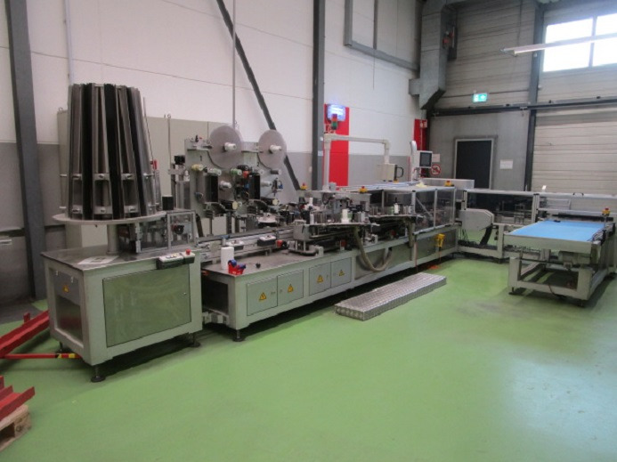 BECHER ETIKETTIERANLAGE SCHLEUTER GU 4S 6 - Maquinaria de embalaje: foto 1 BECHER ETIKETTIERANLAGE SCHLEUTER GU 4S 6 - Maquinaria de embalaje: foto 1