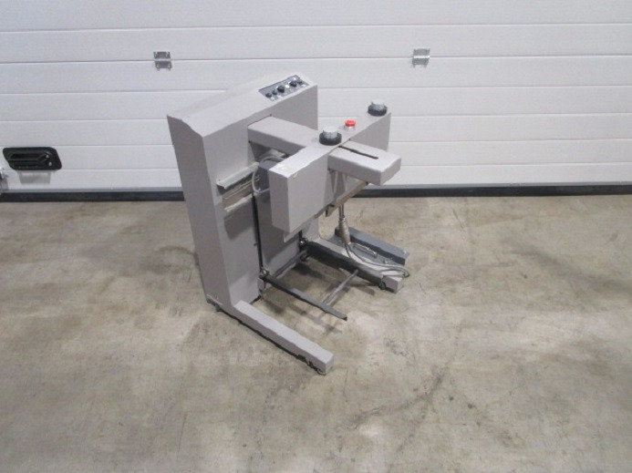 STAPELABSENKTISCH HORIZON ST-20 - Máquina de impresión: foto 1 STAPELABSENKTISCH HORIZON ST-20 - Máquina de impresión: foto 1