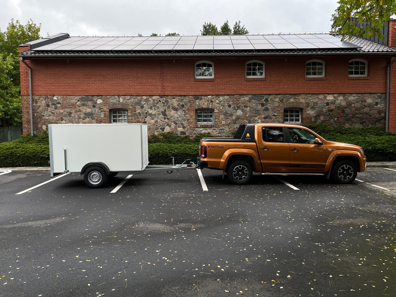 PRZYCZEPA KONTENER CARGO BOX 2,6 x 1,5 ZABUDOWANA / CARGO CONTAINER TRAILER BOX 2.6 x 1.5 ENCLOSED - Remolque caja cerrada: foto 2 PRZYCZEPA KONTENER CARGO BOX 2,6 x 1,5 ZABUDOWANA / CARGO CONTAINER TRAILER BOX 2.6 x 1.5 ENCLOSED - Remolque caja cerrada: foto 2