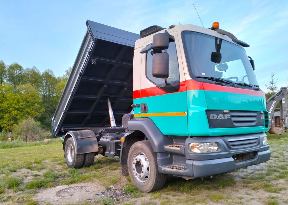 DAF LF 55.220 - Camión volquete: foto 2 DAF LF 55.220 - Camión volquete: foto 2