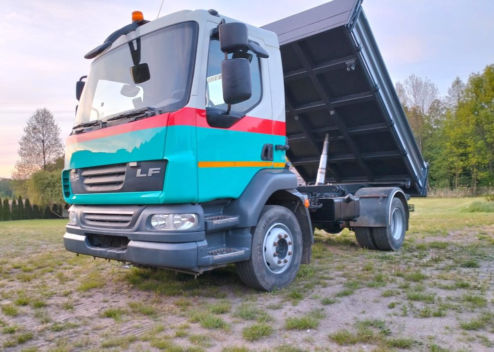DAF LF 55.220 - Camión volquete: foto 1 DAF LF 55.220 - Camión volquete: foto 1