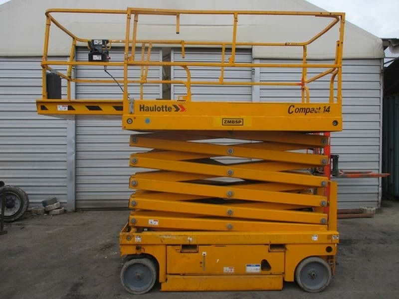 Plataforma de tijeras Haulotte Compact 14: foto 1