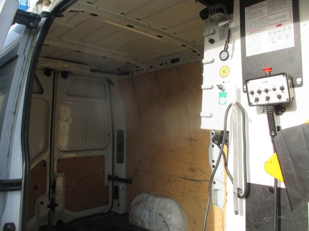 Camión con plataforma elevadora Klubb K32: foto 18