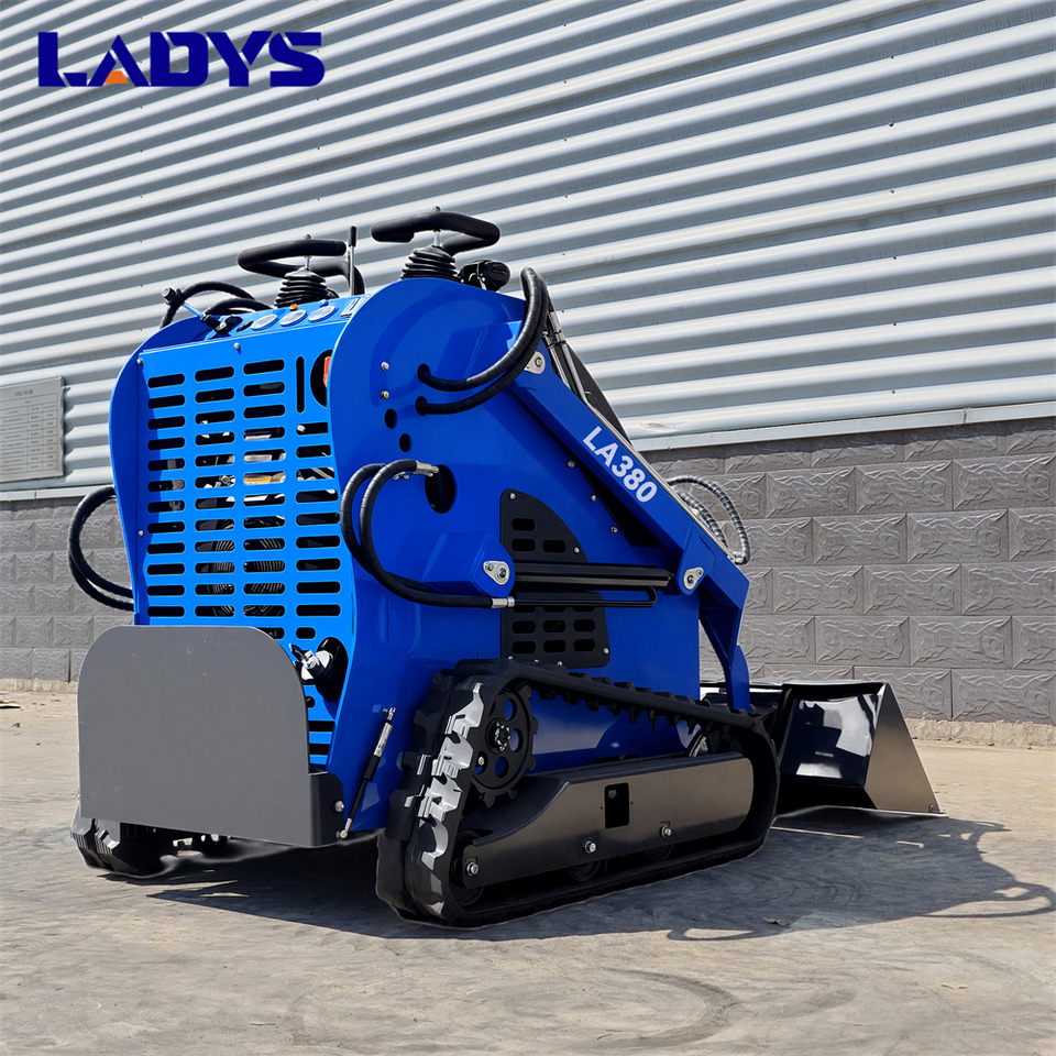 LADYS LA380 Mini Skid Steer Loader Compact Track Diesel Cheap Mini Skid Steer Loader For Sale With Mini Skid Steer Attachments 4 In 1 Bucket - Minicargadora: foto 4 LADYS LA380 Mini Skid Steer Loader Compact Track Diesel Cheap Mini Skid Steer Loader For Sale With Mini Skid Steer Attachments 4 In 1 Bucket - Minicargadora: foto 4