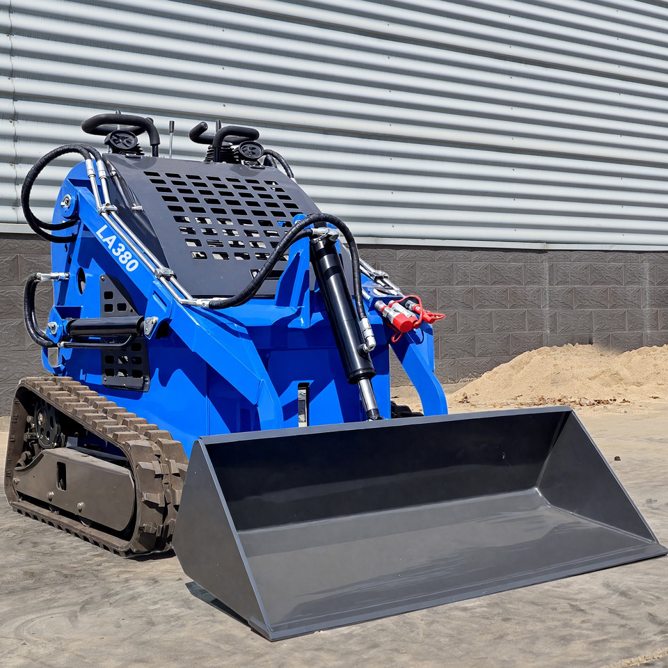 LEZUM Free Shipping Mini Skid Steer Loader Compact Track Electric/Diesel Chinese Mini Skid Steer Loader For Sale With Mini Skid Steer Attachments 4 In 1 Bucket - Minicargadora: foto 3 LEZUM Free Shipping Mini Skid Steer Loader Compact Track Electric/Diesel Chinese Mini Skid Steer Loader For Sale With Mini Skid Steer Attachments 4 In 1 Bucket - Minicargadora: foto 3