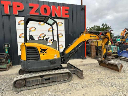 Bobcat E26 Canopy à 18500 € HT - Miniexcavadora: foto 5 Bobcat E26 Canopy à 18500 € HT - Miniexcavadora: foto 5