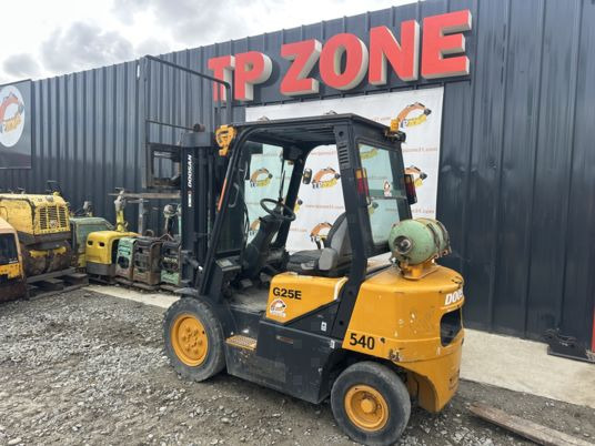Doosan G25E à 10500 € HT - Carretilla elevadora de gas: foto 4 Doosan G25E à 10500 € HT - Carretilla elevadora de gas: foto 4