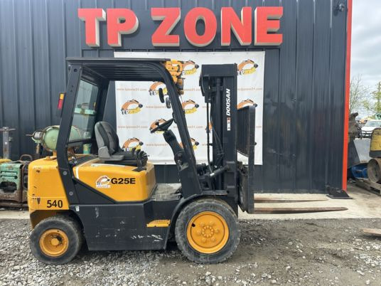 Doosan G25E à 10500 € HT - Carretilla elevadora de gas: foto 3 Doosan G25E à 10500 € HT - Carretilla elevadora de gas: foto 3