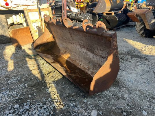 Godet chargeur pour Tracto - Cazo: foto 2 Godet chargeur pour Tracto - Cazo: foto 2