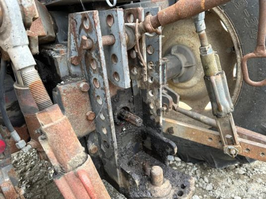 Renault TRACTEUR 75-32 à 9900 € HT - Tractor: foto 3 Renault TRACTEUR 75-32 à 9900 € HT - Tractor: foto 3