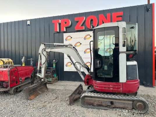 Miniexcavadora Takeuchi TB23R Cabine à 17 500 € HT: foto 18 Miniexcavadora Takeuchi TB23R Cabine à 17 500 € HT: foto 18