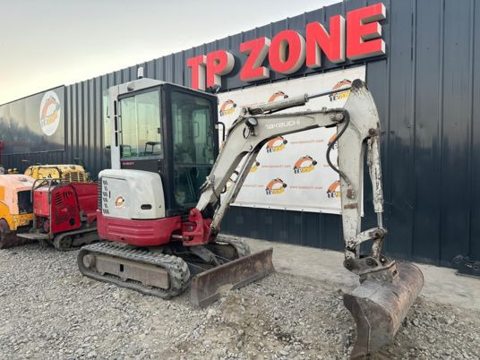 Miniexcavadora Takeuchi TB23R Cabine à 17 500 € HT: foto 13 Miniexcavadora Takeuchi TB23R Cabine à 17 500 € HT: foto 13