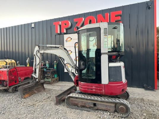 Miniexcavadora Takeuchi TB23R Cabine à 17 500 € HT: foto 12 Miniexcavadora Takeuchi TB23R Cabine à 17 500 € HT: foto 12