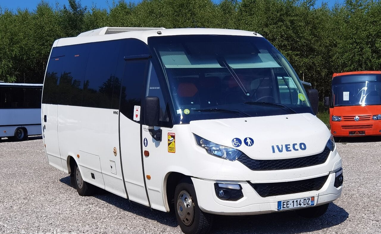 Autobús suburbano IVECO Daily: foto 1