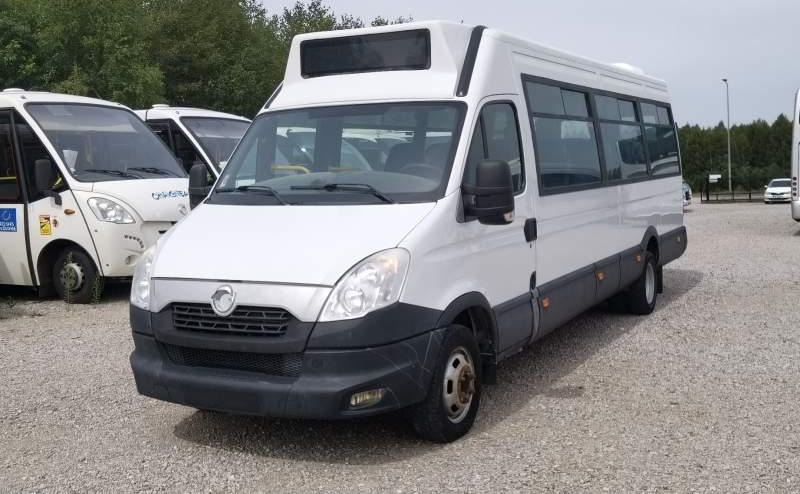 Iveco Daily 23 *NOWY SILNIK* 2 SZTUKI*, klima, winda - Autobús suburbano: foto 2 Iveco Daily 23 *NOWY SILNIK* 2 SZTUKI*, klima, winda - Autobús suburbano: foto 2