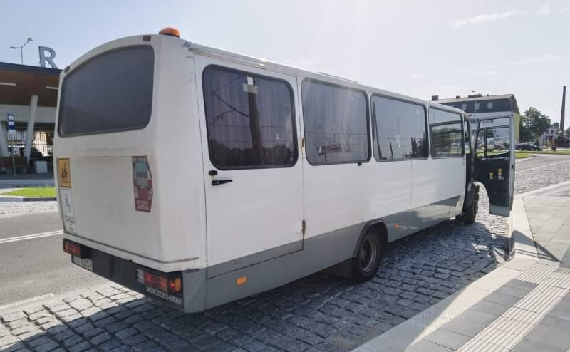 Mercedes-Benz Vario 814D 38+12 - Autobús suburbano: foto 3 Mercedes-Benz Vario 814D 38+12 - Autobús suburbano: foto 3