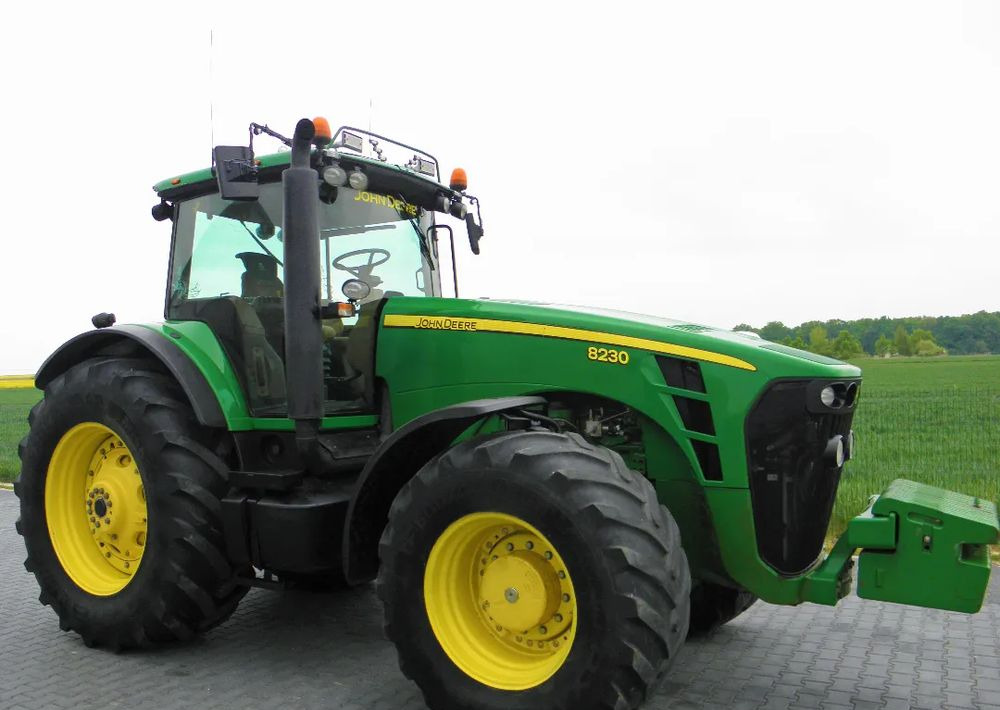 John Deere 8230 POWERSHIFT , Amortyzowna przednia os, Nie Malowany , Stan Bardzo Dobry - Tractor: foto 2 John Deere 8230 POWERSHIFT , Amortyzowna przednia os, Nie Malowany , Stan Bardzo Dobry - Tractor: foto 2
