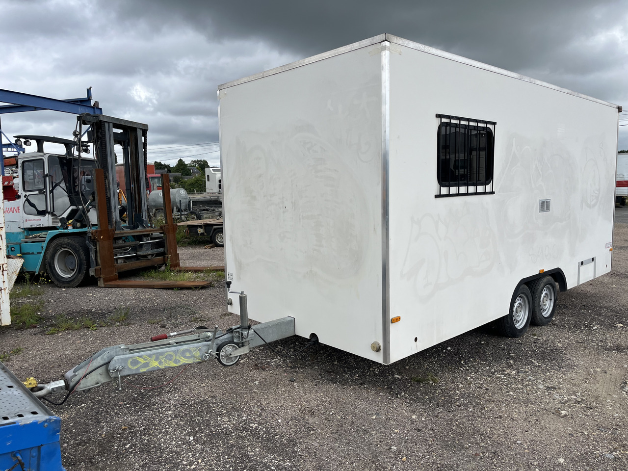 Jcr Base de vie - Remolque de coche: foto 1 Jcr Base de vie - Remolque de coche: foto 1