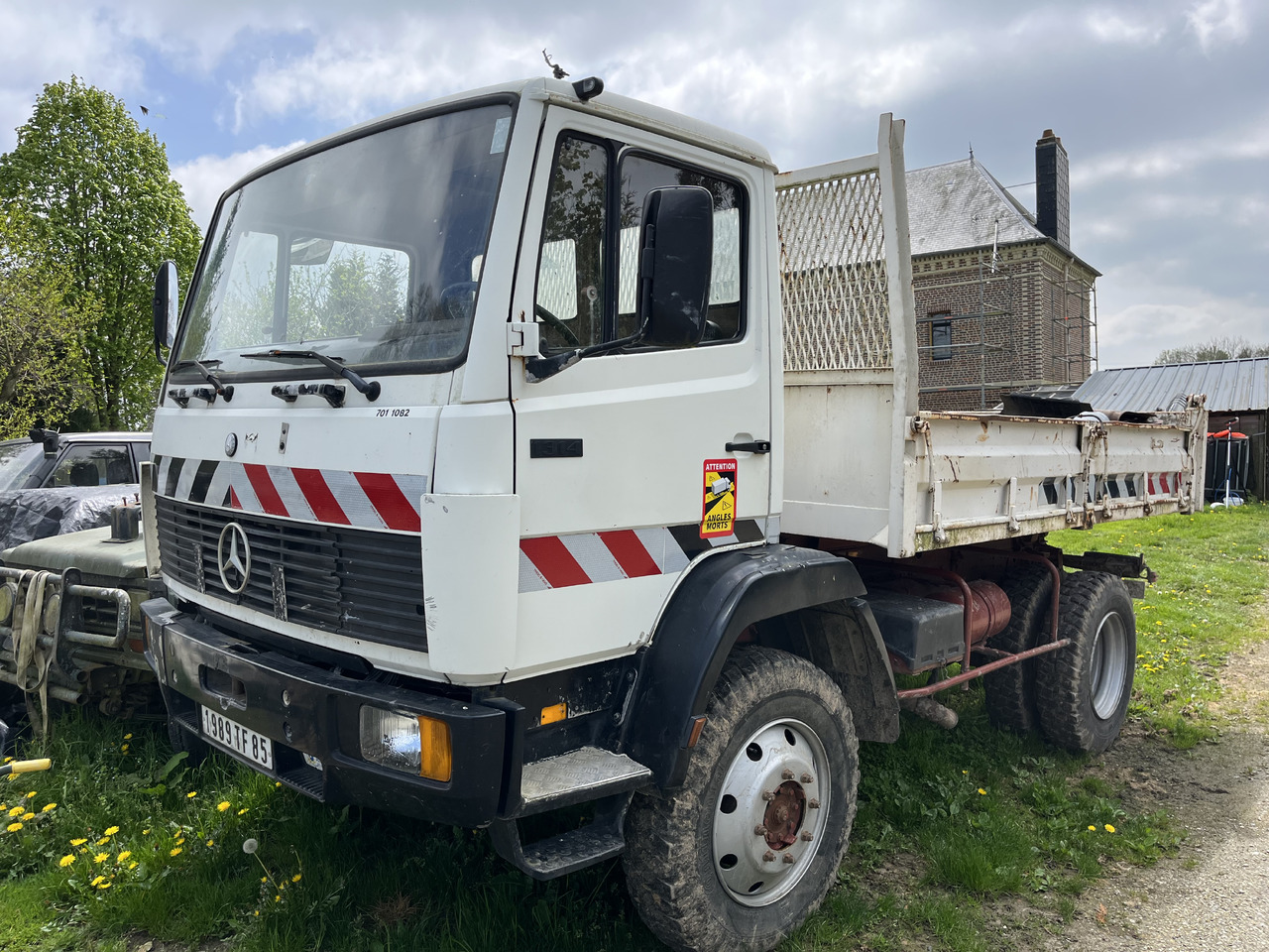 MERCEDES-BENZ 1314 benne 4x4 - Camión volquete: foto 1 MERCEDES-BENZ 1314 benne 4x4 - Camión volquete: foto 1