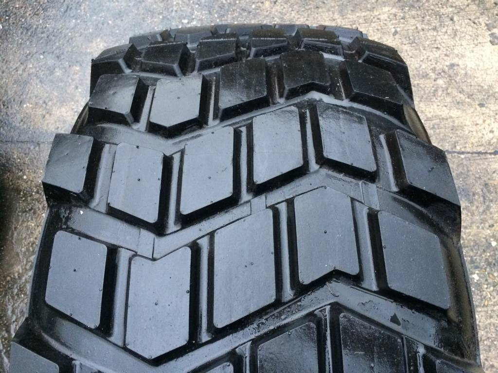 Michelin 525/65R20.5 XS - RECAP - Neumático para Maquinaria agrícola: foto 2 Michelin 525/65R20.5 XS - RECAP - Neumático para Maquinaria agrícola: foto 2