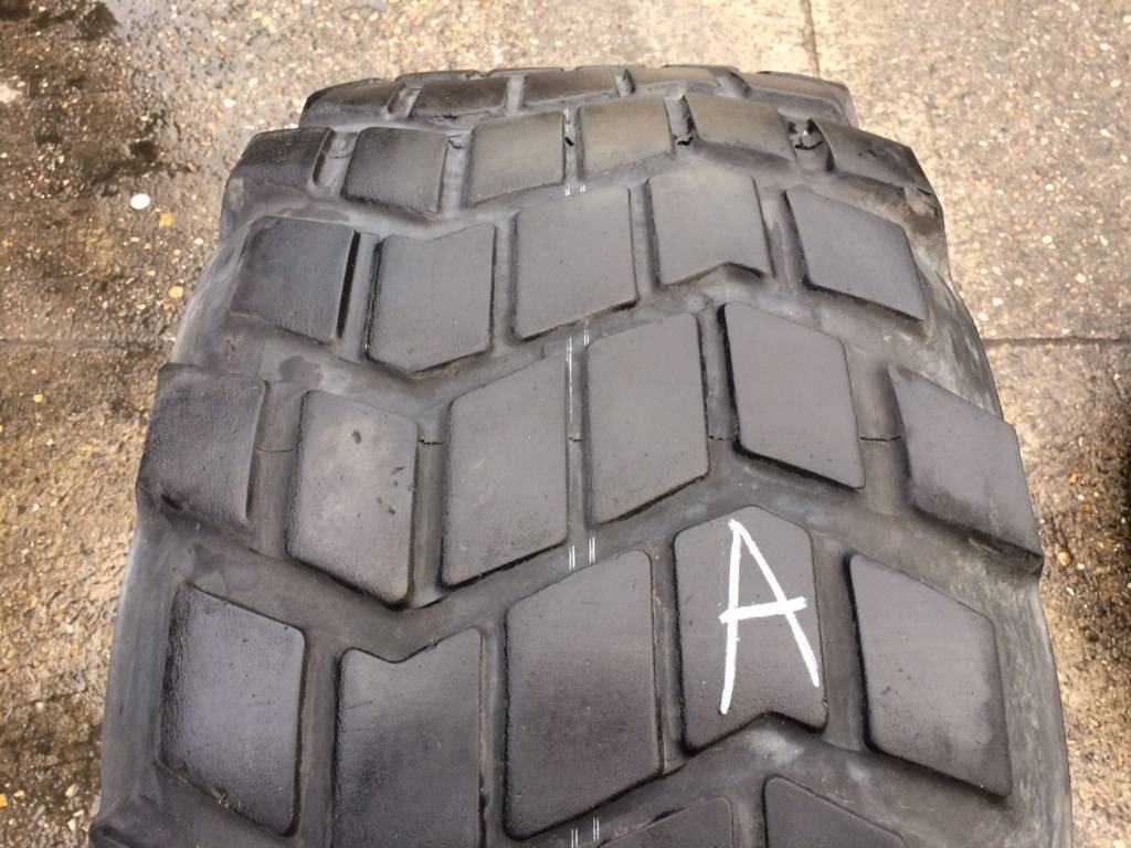 Michelin 525/65R20.5 XS - USED A 40% - Neumático para Maquinaria agrícola: foto 2 Michelin 525/65R20.5 XS - USED A 40% - Neumático para Maquinaria agrícola: foto 2