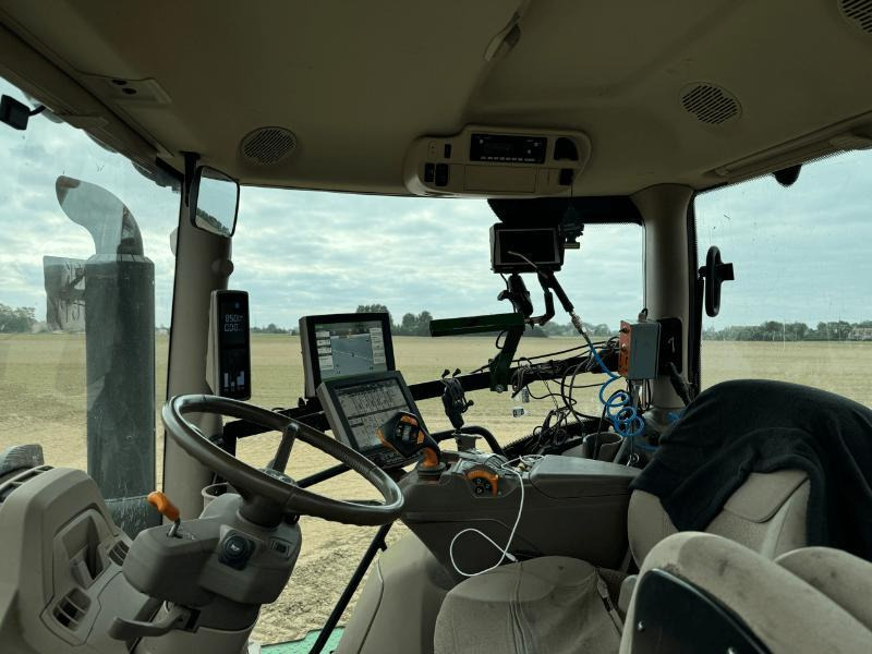 JOHN DEERE 6R250 - Tractor: foto 2 JOHN DEERE 6R250 - Tractor: foto 2