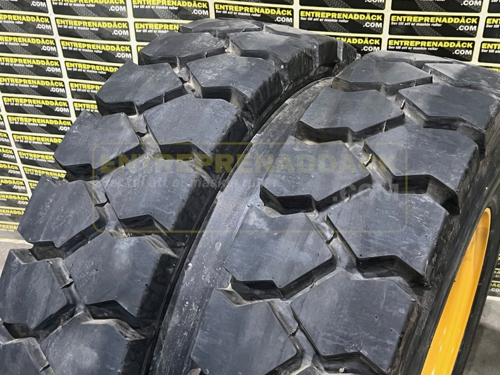 Trelleborg T-900 – Special wheel for excavators 9.00-20 - Excavadora de ruedas: foto 1 Trelleborg T-900 – Special wheel for excavators 9.00-20 - Excavadora de ruedas: foto 1