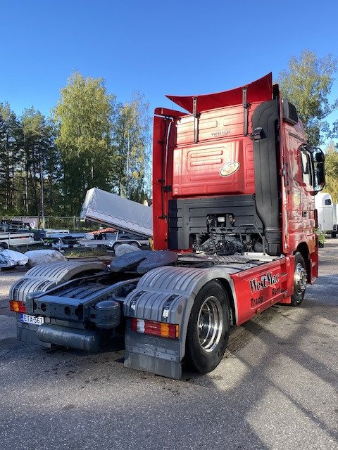 Mercedes-Benz 1832 Mega Space Cabin CLEAN - Cabeza tractora: foto 4 Mercedes-Benz 1832 Mega Space Cabin CLEAN - Cabeza tractora: foto 4