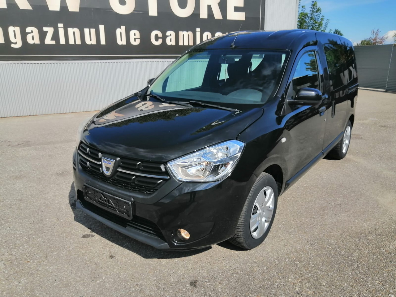 DACIA Dokker 1,6 sCE Comfort Benzina/GPL, TOP !!! - Furgoneta combi: foto 1 DACIA Dokker 1,6 sCE Comfort Benzina/GPL, TOP !!! - Furgoneta combi: foto 1