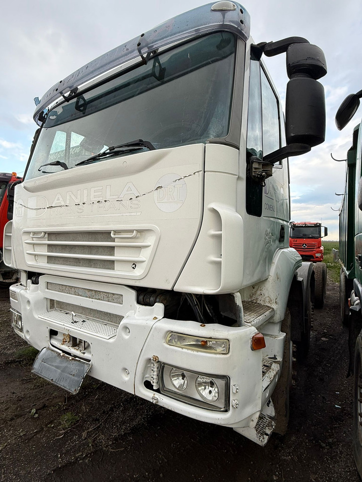 IVECO TRAKKER CHASSIS - Camión chasis: foto 1 IVECO TRAKKER CHASSIS - Camión chasis: foto 1