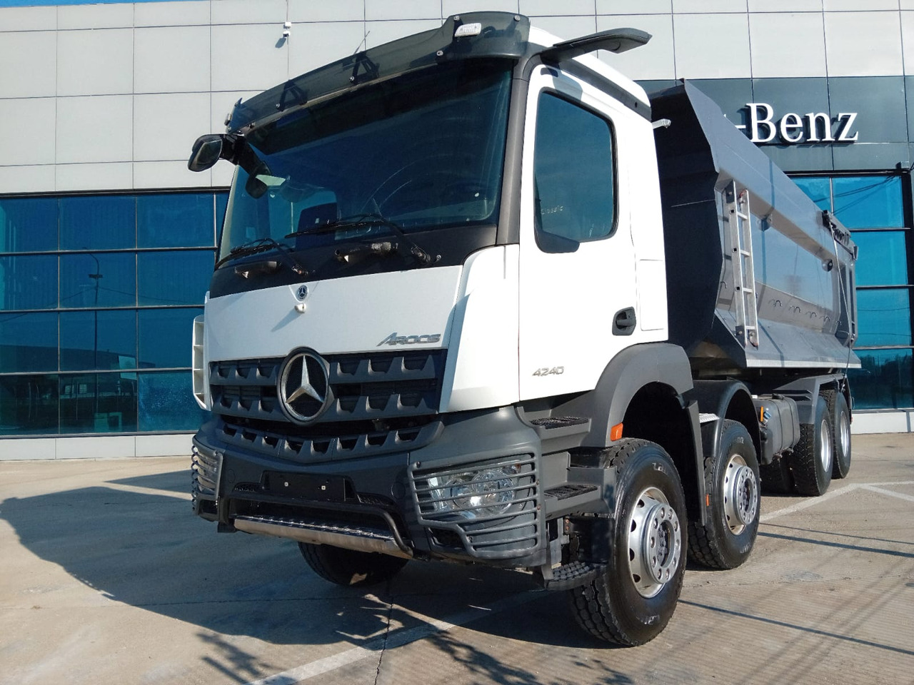 Mercedes-Benz Arocs 42.40 8×4 Basculanta/Tipper/Kipper Heavy Duty, TOP !!! - Camión volquete: foto 1 Mercedes-Benz Arocs 42.40 8×4 Basculanta/Tipper/Kipper Heavy Duty, TOP !!! - Camión volquete: foto 1