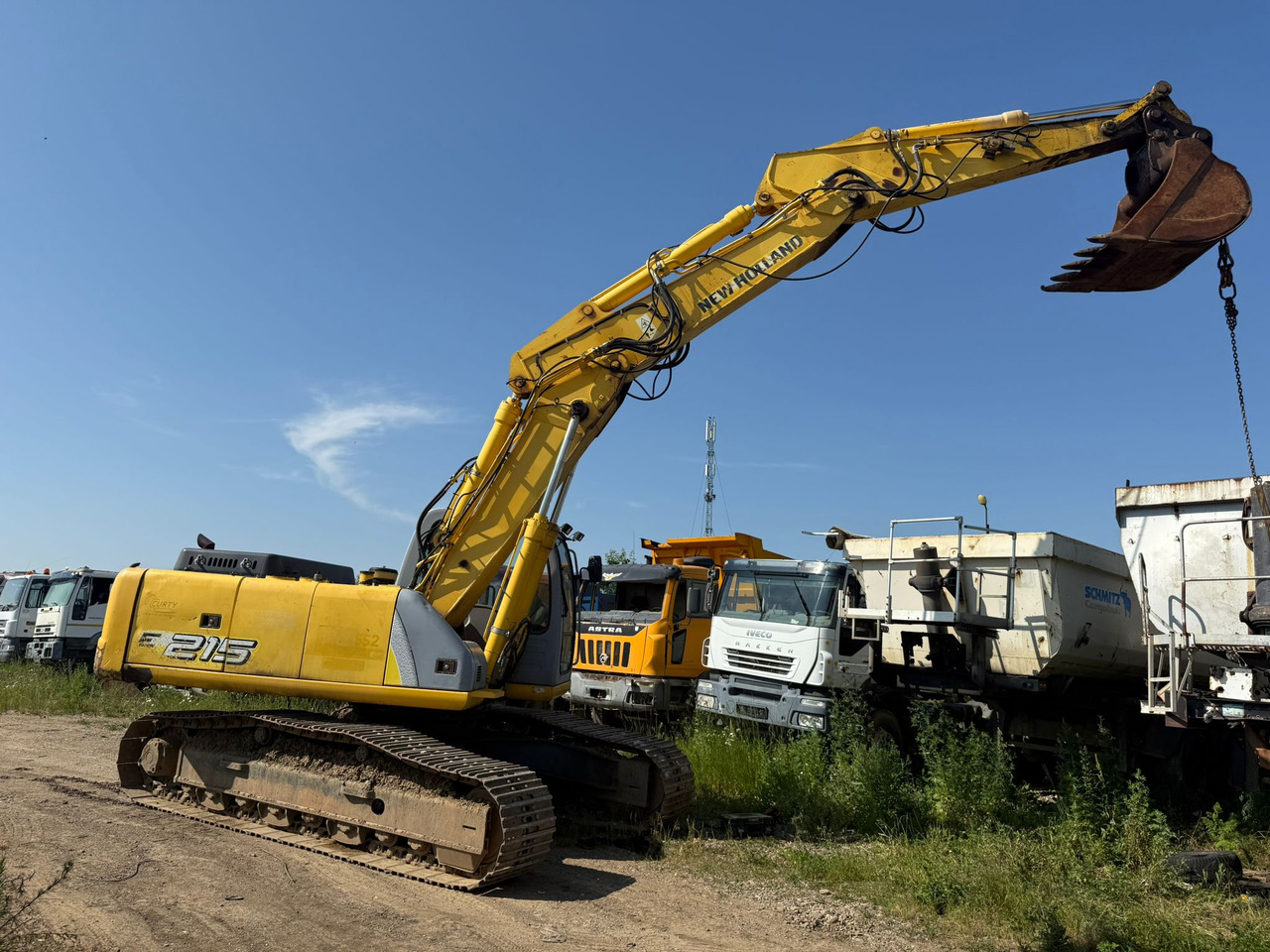 NEW HOLLAND E 215 EXCAVATOR - Excavadora de cadenas: foto 1 NEW HOLLAND E 215 EXCAVATOR - Excavadora de cadenas: foto 1