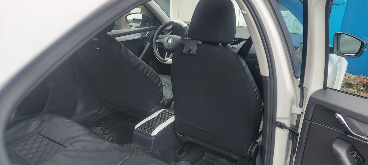 Sedan SKODA OCTAVIA: foto 9