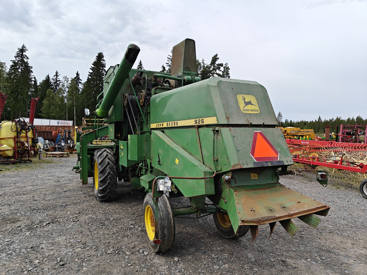 JOHN DEERE 925 leikkuupuimuri - Cosechadora de granos: foto 3 JOHN DEERE 925 leikkuupuimuri - Cosechadora de granos: foto 3