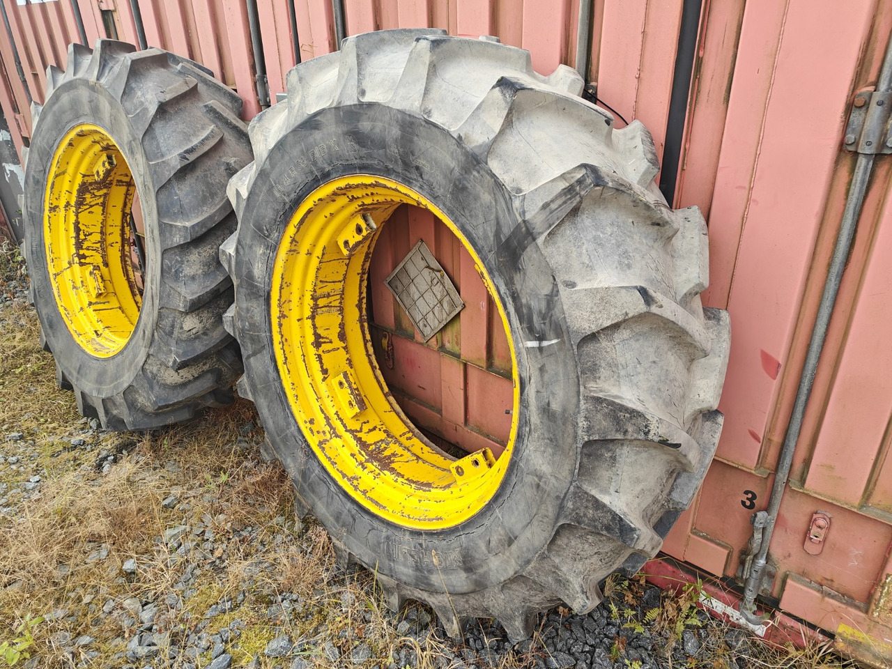 MICHELIN 18.4R38 traktorin renkaat - Neumáticos y llantas para Tractor: foto 2 MICHELIN 18.4R38 traktorin renkaat - Neumáticos y llantas para Tractor: foto 2