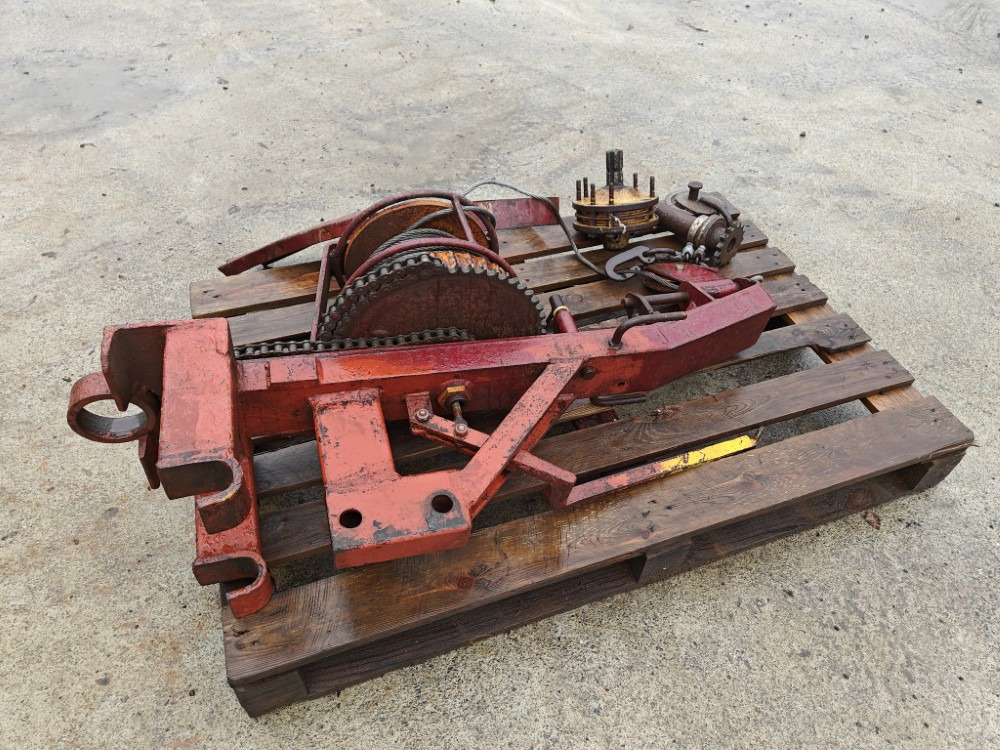 Remet Traktorivinssi - korjattavaksi - Astilladora de leña: foto 1 Remet Traktorivinssi - korjattavaksi - Astilladora de leña: foto 1