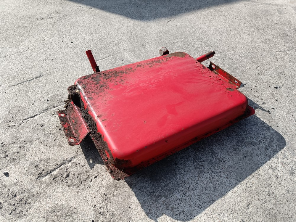 Sampo 410 hydrauliikkaöljysäiliö - Depósito hidráulico para Cosechadora de granos: foto 1 Sampo 410 hydrauliikkaöljysäiliö - Depósito hidráulico para Cosechadora de granos: foto 1