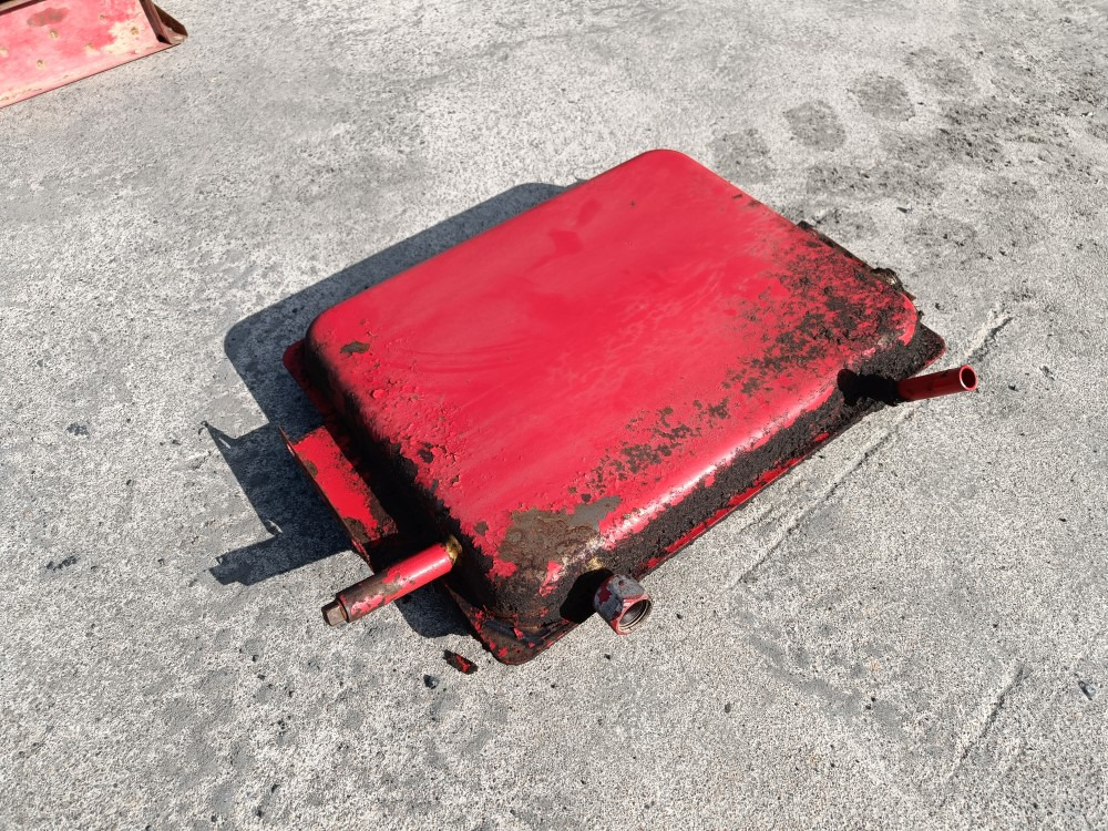 Sampo 410 hydrauliikkaöljysäiliö - Depósito hidráulico para Cosechadora de granos: foto 4 Sampo 410 hydrauliikkaöljysäiliö - Depósito hidráulico para Cosechadora de granos: foto 4