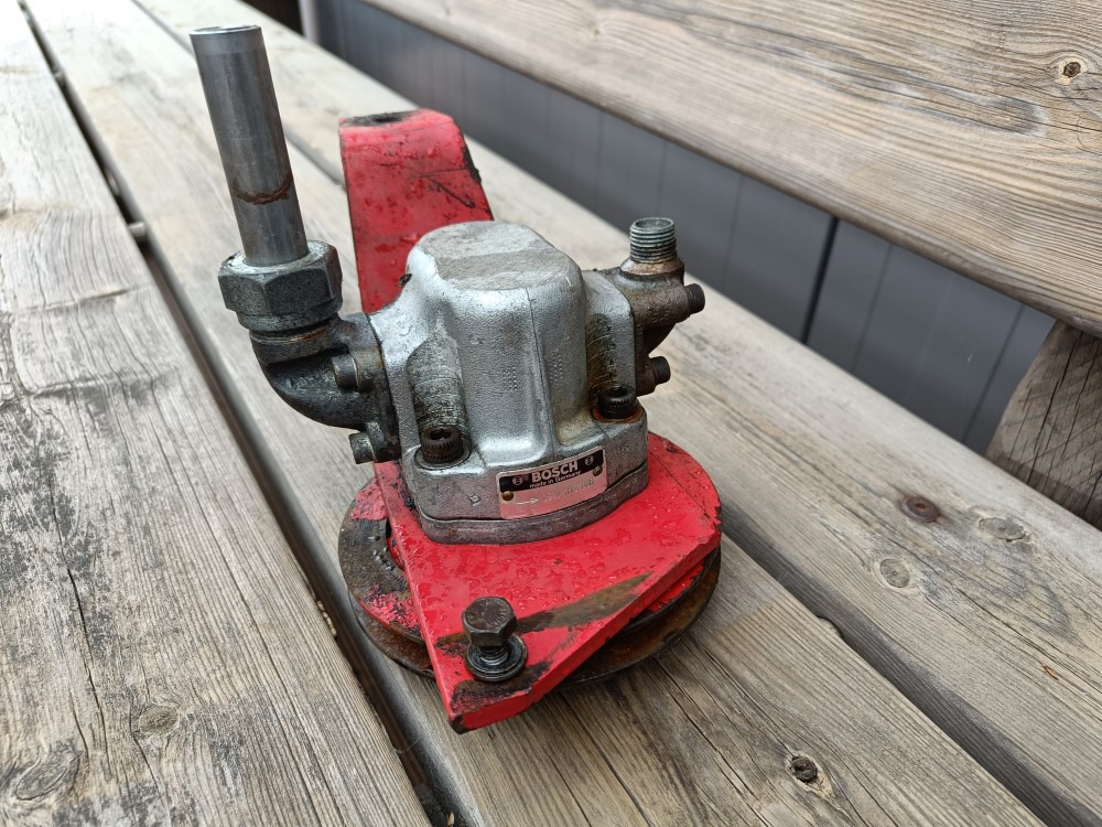 Sampo 410 hydrauliikkapumppu - Bomba hidráulica para Cosechadora de granos: foto 1 Sampo 410 hydrauliikkapumppu - Bomba hidráulica para Cosechadora de granos: foto 1